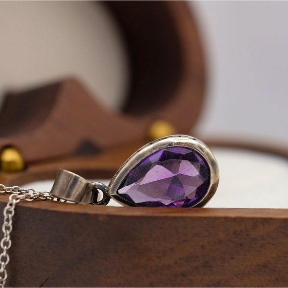 DEEP POOL OF PURPLE IN THIS VINTAGE Rose cut Amethyst necklace Sterling Silver - Picture 1 of 17